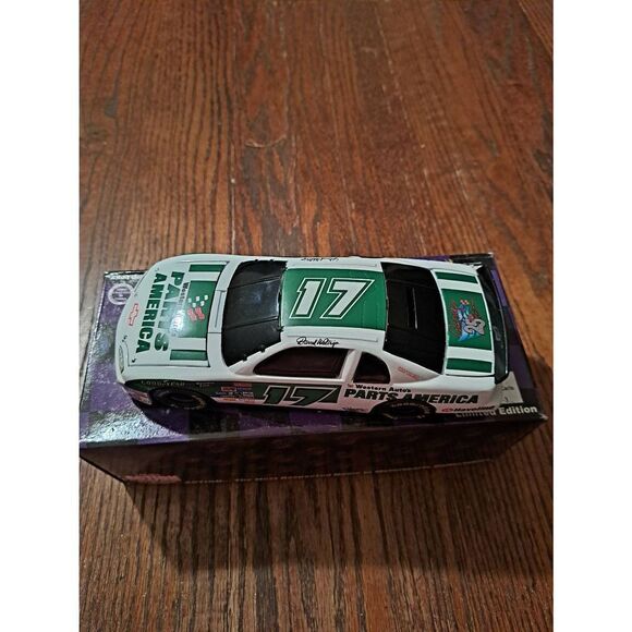 Vintage 1996 Action Platinum Darrell Waltrip Nascar Die Cast Race Car Bank - Picture 2 of 12